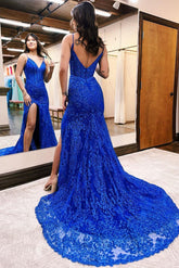 Elegante vestido de fiesta largo de sirena azul real con escote en V, sin mangas, de encaje y abertura